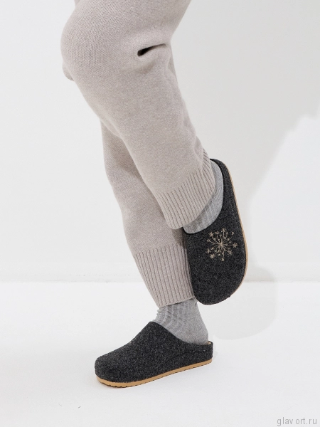 MUBB тапочки сабо женские, 8125-45, темно-серый с рельефной  вышивкой 8125-45-darkgrey-38 фото